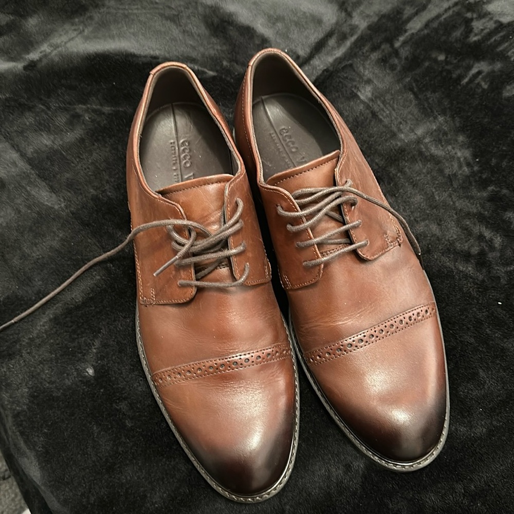 Ecco Vitrus men’s dress shoe.  Worn one time. No Box
